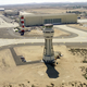 Base de la USAF Edwards en California, sitio ideal para las pruebas de aeronaves por tener buen clima la mayor parte del año (buen clima en el argot aeronáutico: cielo despejado, baja humedad relativa “sol y moscas” le llaman en España).